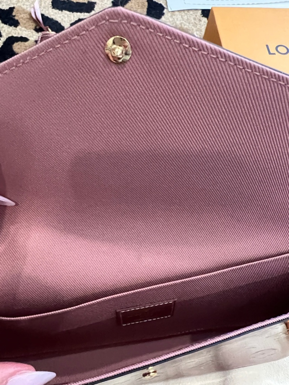 Louis Vuitton Pochette Felice Metallic rose gold Monogram Crossbody Clutch - Picture 4 of 8